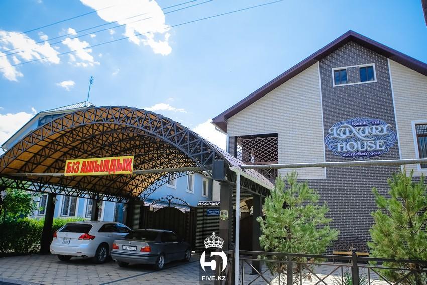 Hotel Luxury House Šymkent Exteriér fotografie