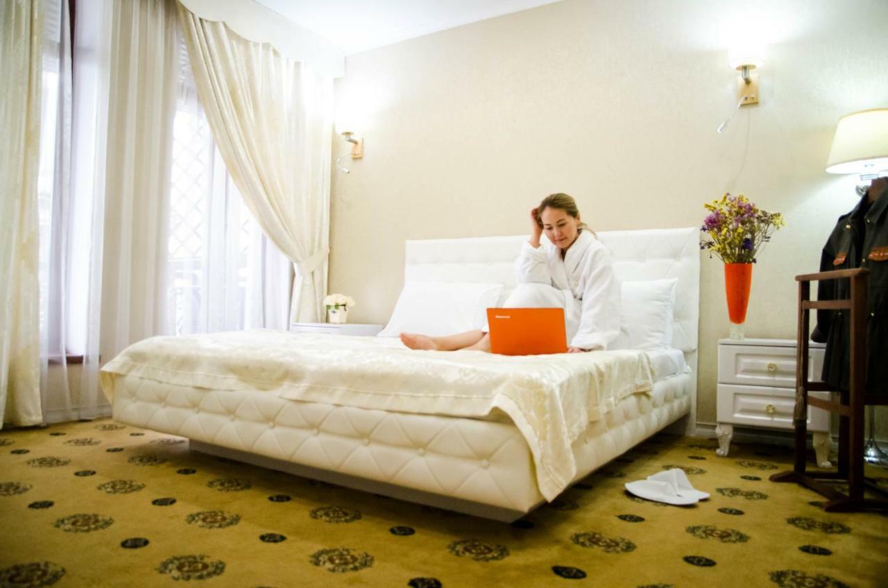 Hotel Luxury House Šymkent Exteriér fotografie